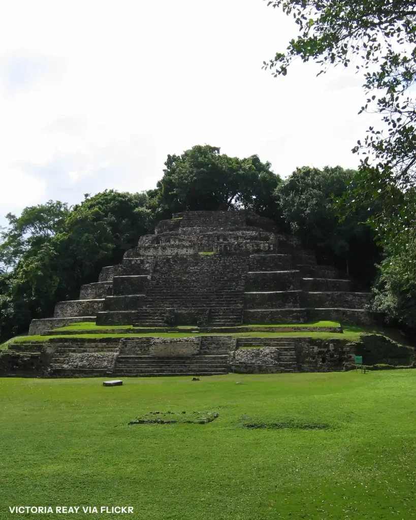 darah travel blog lamanai