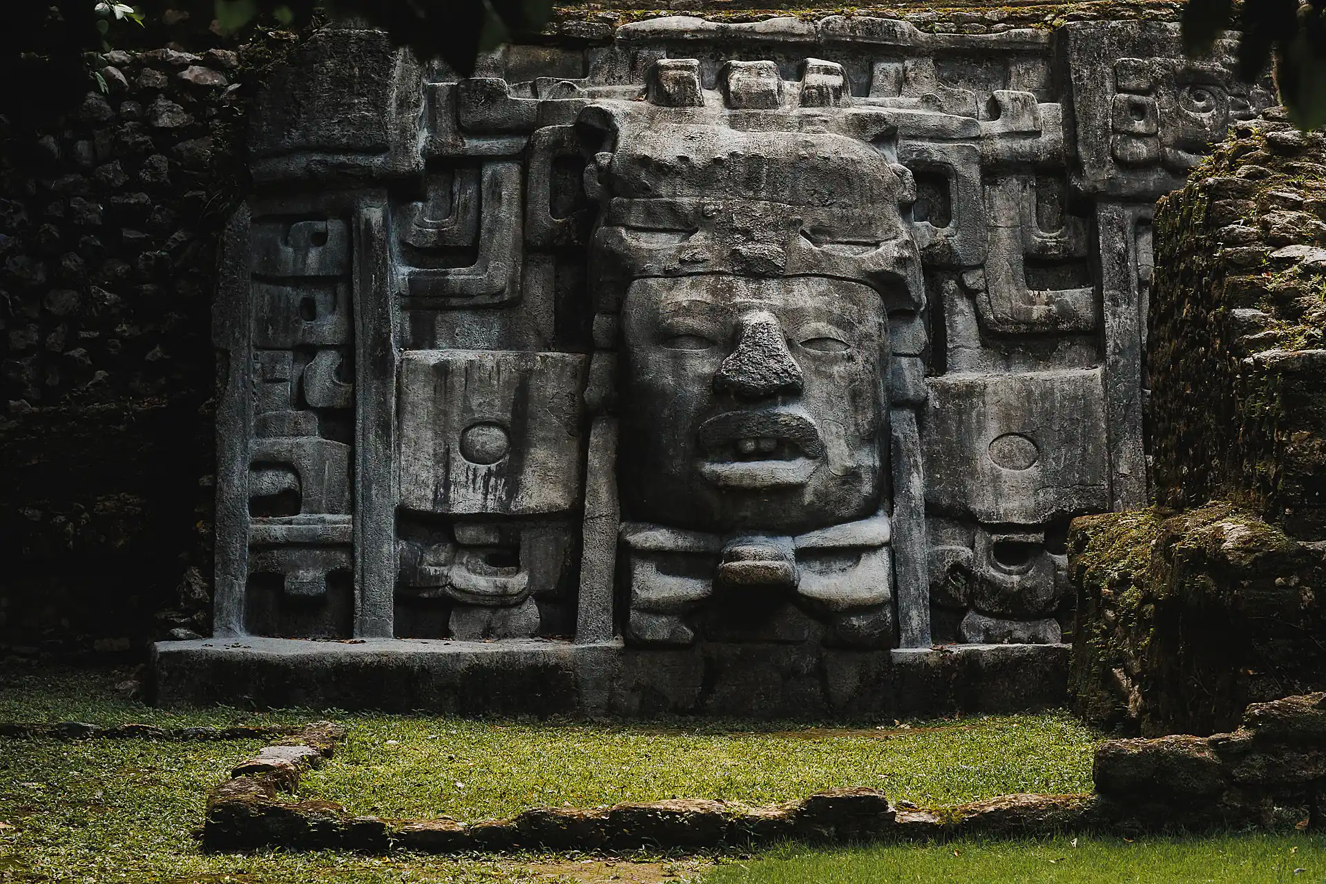 Lamanai Maya Guided Tour Darah Travel